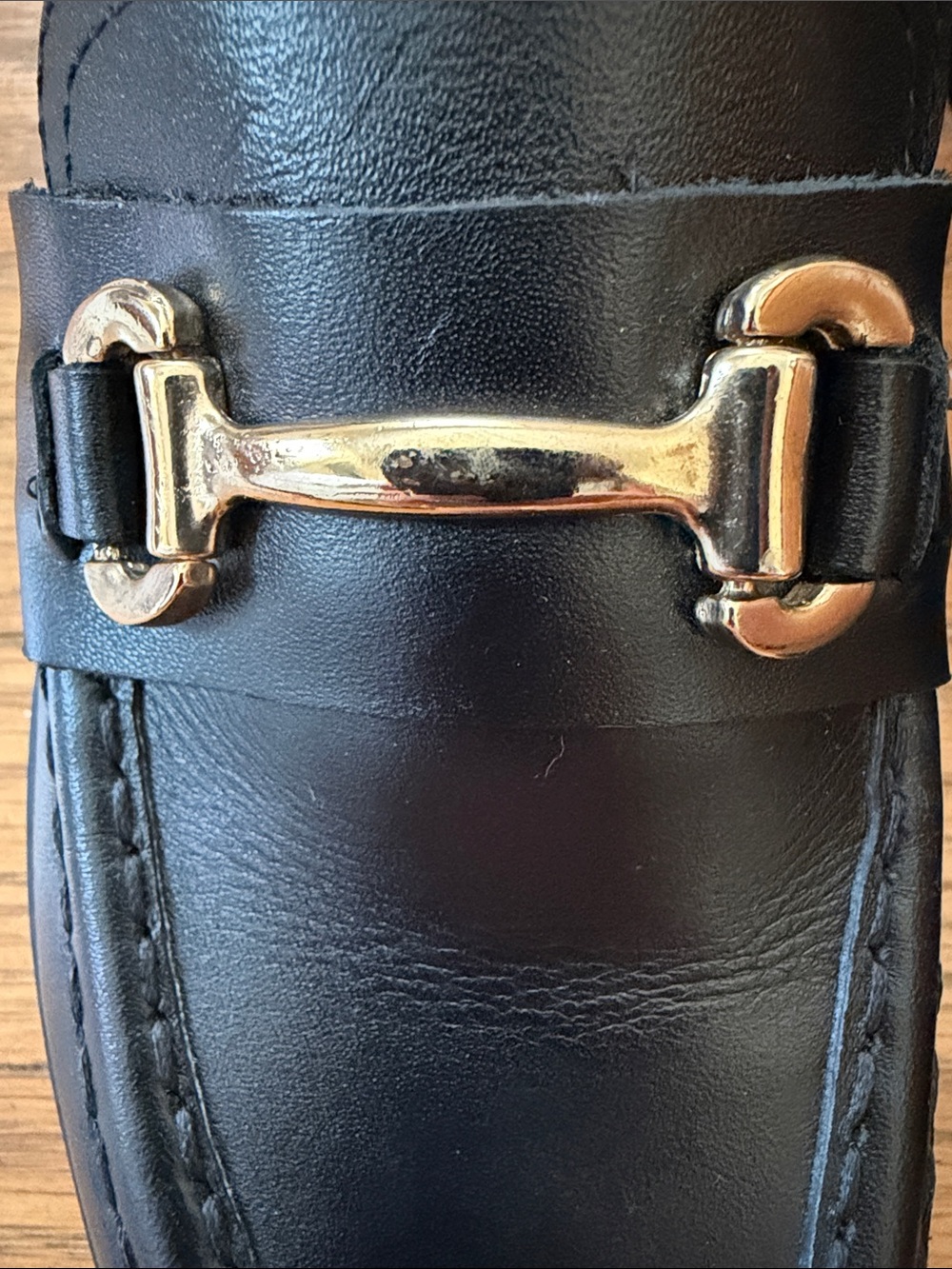 Blondo waterproof Hollee black leather loafers with gold tone details. Size 7 - Picture 6 of 9